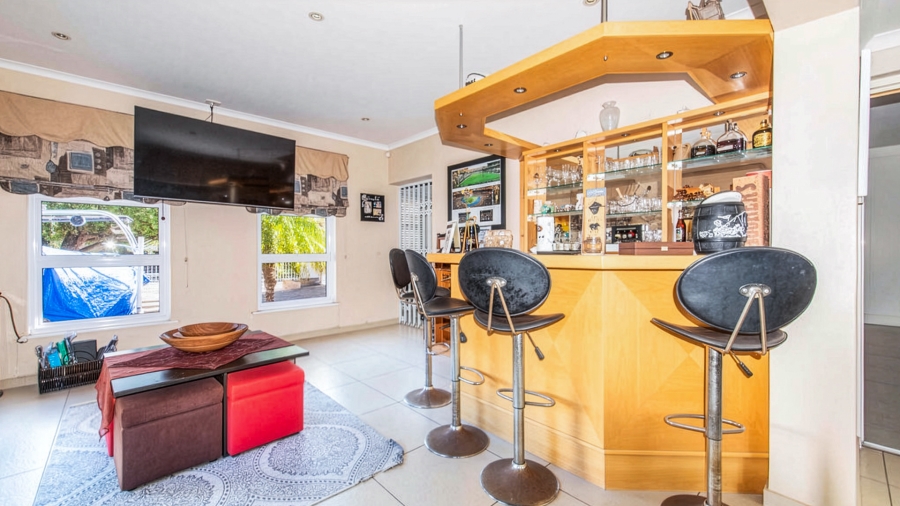 4 Bedroom Property for Sale in Welgelegen Western Cape